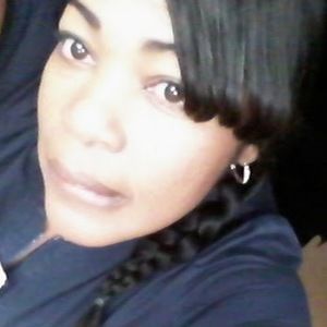 Meet your Posher, Symia